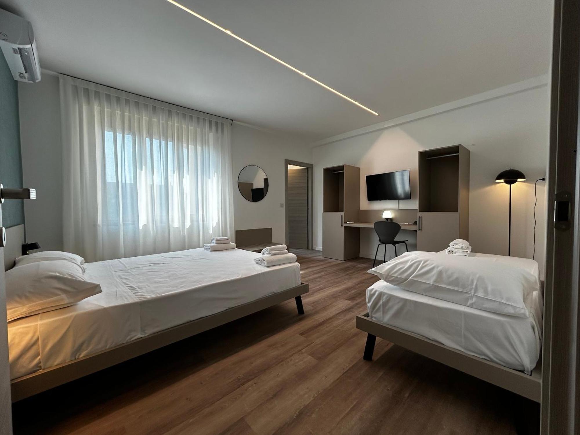 Catullo Lounge And Rooms Near The Airport Caselle  Экстерьер фото